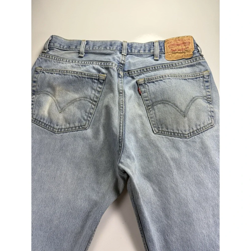 Levis 505 Jeans Mens 38x32 Regular Fit Straight Leg Denim Light Wash Casual Pant